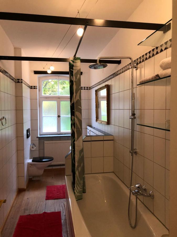 Haus Mit Geschichte In Maehringアパートメント エクステリア 写真
